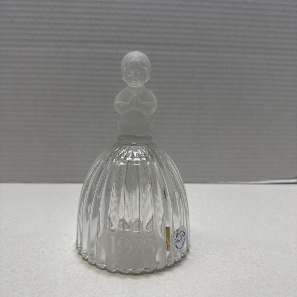 Vintage Goebel Crystal Glass Bell With Frosted Girl Praying 1978 W Germany